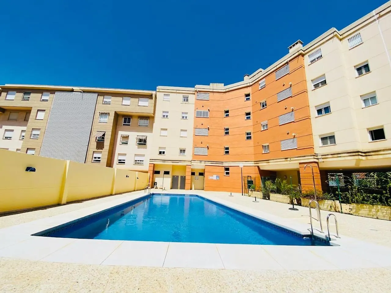 Vivienda De Vacaciones Con Piscina Y Wifi En Teatinos Apartment Malaga Spain